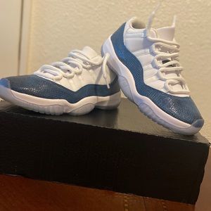 Meet your Posher, Joshua